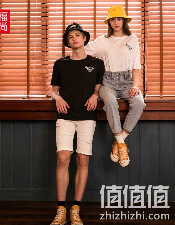  男子印花短袖T恤