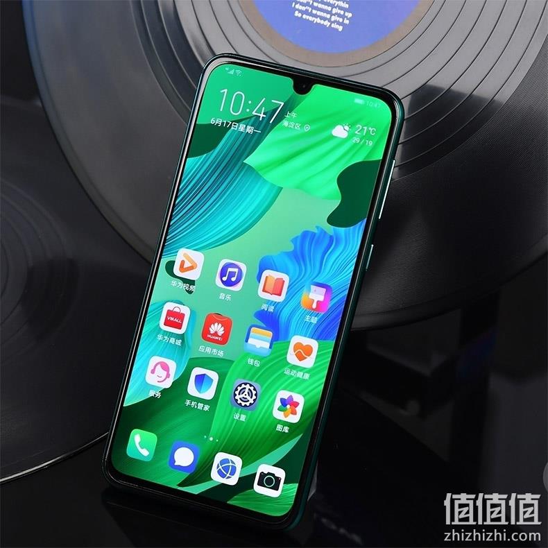  华为 nova5 pro 4800万四摄自拍拍照游戏智能手机 8+128