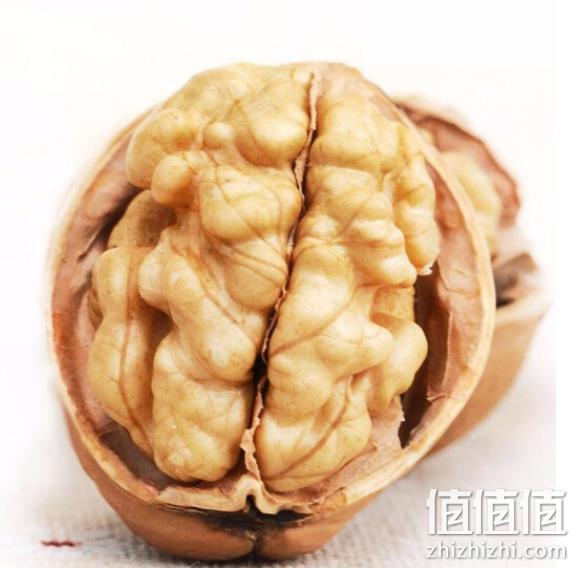不到10元/斤：董盈盈 新疆薄皮核桃 500gx5袋 券后46.8元包邮（超市约28元/斤） 值值值-买手聚集的地方