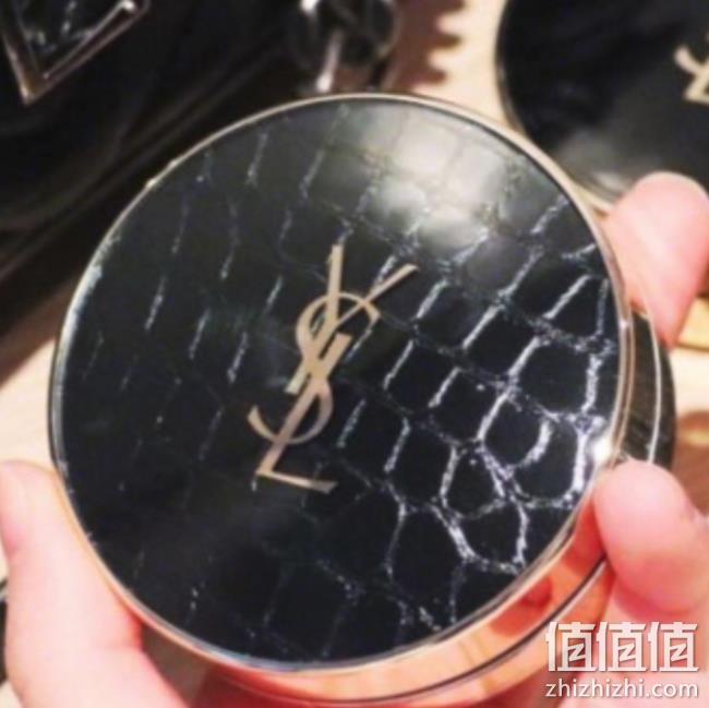 自然妆感！限定款，YSL 皮革羽毛气垫粉饼 14g 34.8英镑约¥308（天猫510元） 值值值-买手聚集的地方