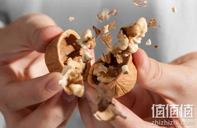 年度新品，三只松鼠 草本味 纸皮核桃1250g 双重优惠49元包邮 值值值-买手聚集的地方