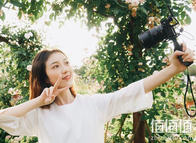 Vlog神器，Sony 索尼 ILCE-A6400L 微单 Vlog手柄套装 7097元、需4元定金（京东7399元） 值值值-买手聚集的地方