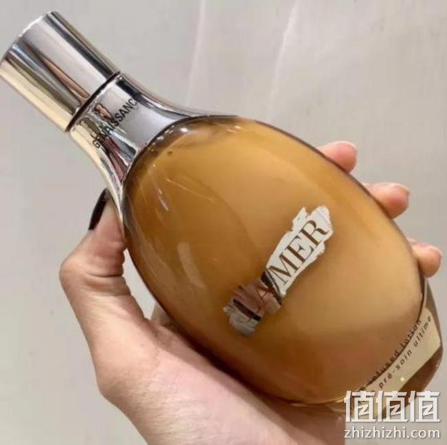 含传奇面霜双层水乳质地！La Mer 海蓝之谜 鎏金焕颜精华液 150ml 209.5欧元约¥1594（天猫2200元） 值值值-买手聚集的地方