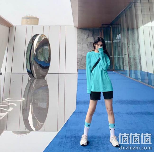 小Q直播同款、顶配T恤：210克重17支 男女日本产线重磅纯棉T恤 109元包邮 满2件额外5折 值值值-买手聚集的地方