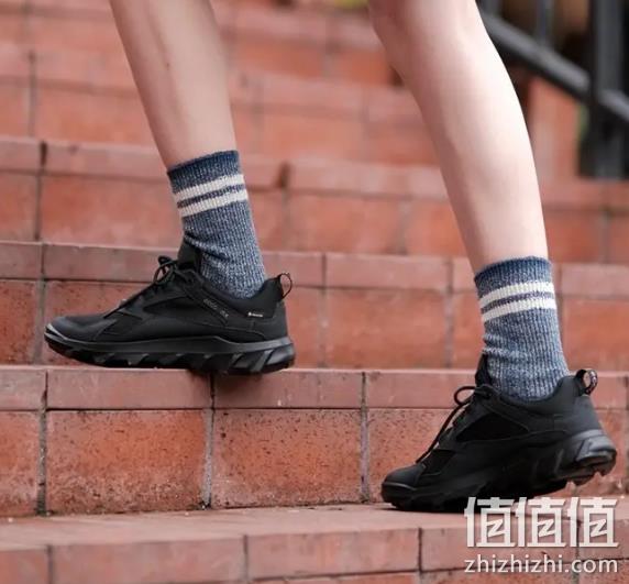 2021新款！ECCO 爱步 Mx Hiking 驱动系列 女士Gore-Tex®防水拼接跑步鞋 直邮含税到手553元（天猫1519元） 值值值-买手聚集的地方