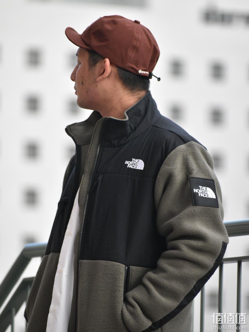 The North Face 北面 Denali 男士抓绒夹克外套 NA72051 677.4元（天猫旗舰店1298元） 值值值-买手聚集的地方