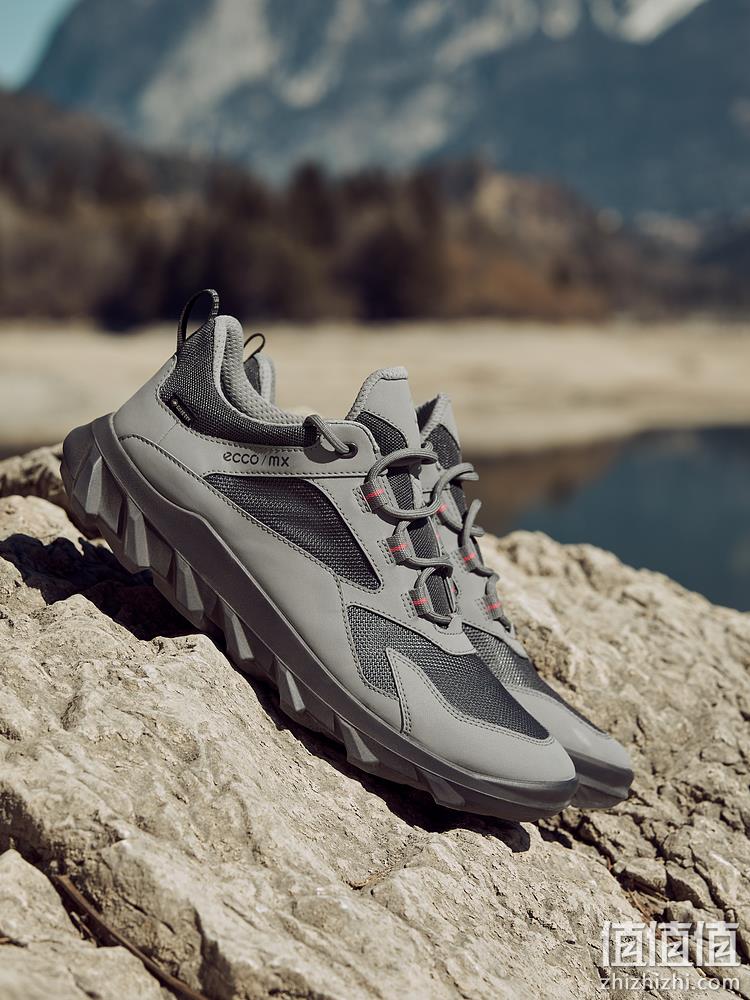 ECCO 爱步 Mx Hiking 驱动系列 男士GTX防水防滑跑步鞋 820194 多码 487.11元（天猫旗舰店折后1799元） 值值值-买手聚集的地方