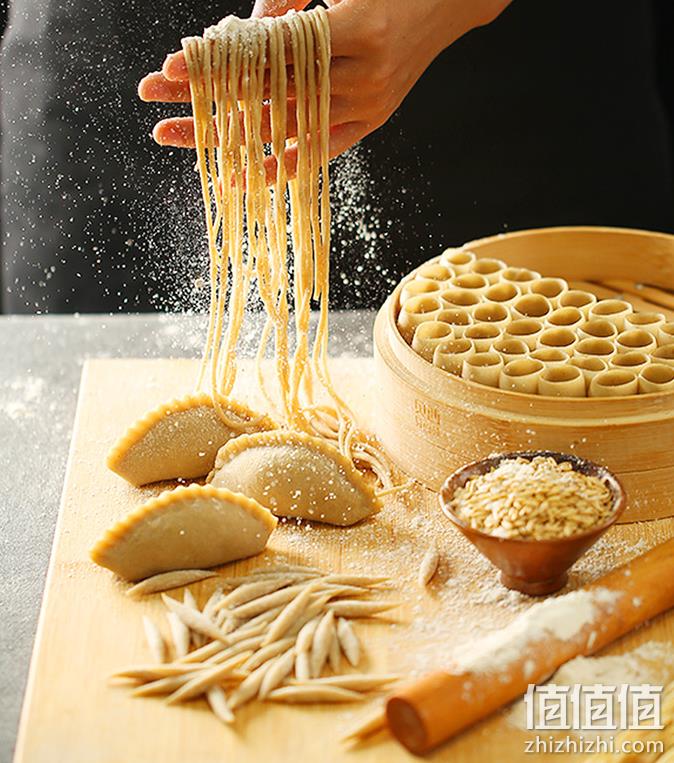 西贝莜面村 贾国龙功夫菜 莜面鱼鱼 300g*5盒+瑞兔生肖年馍300g 89.9元包邮（14.98元/盒） 值值值-买手聚集的地方