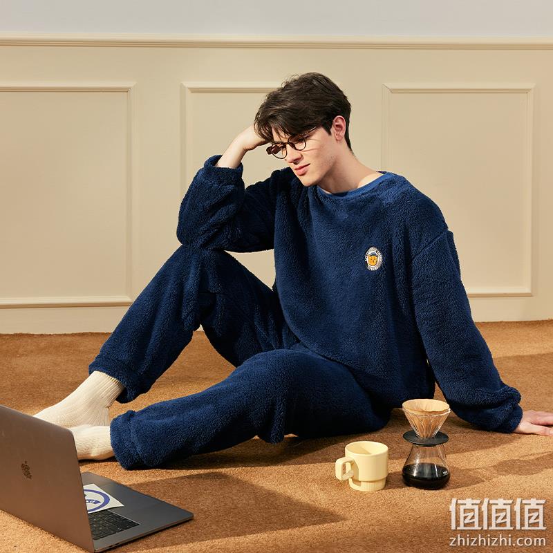 芬腾 正版联名珊瑚绒情侣家居服套装 多色 99元包邮（需领券） 值值值-买手聚集的地方