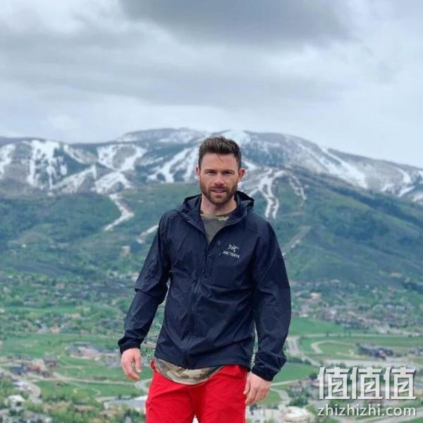 亚马逊销冠！L码，Arc'teryx 始祖鸟 Squamish 男士连帽轻量防风皮肤衣 747元（天猫旗舰店2000元） 值值值-买手聚集的地方