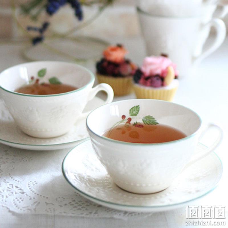 Wedgwood 玮致活 欢愉假日系列 树莓浮雕陶瓷2杯2碟套装 新低243.29元（可3件9折） 值值值-买手聚集的地方