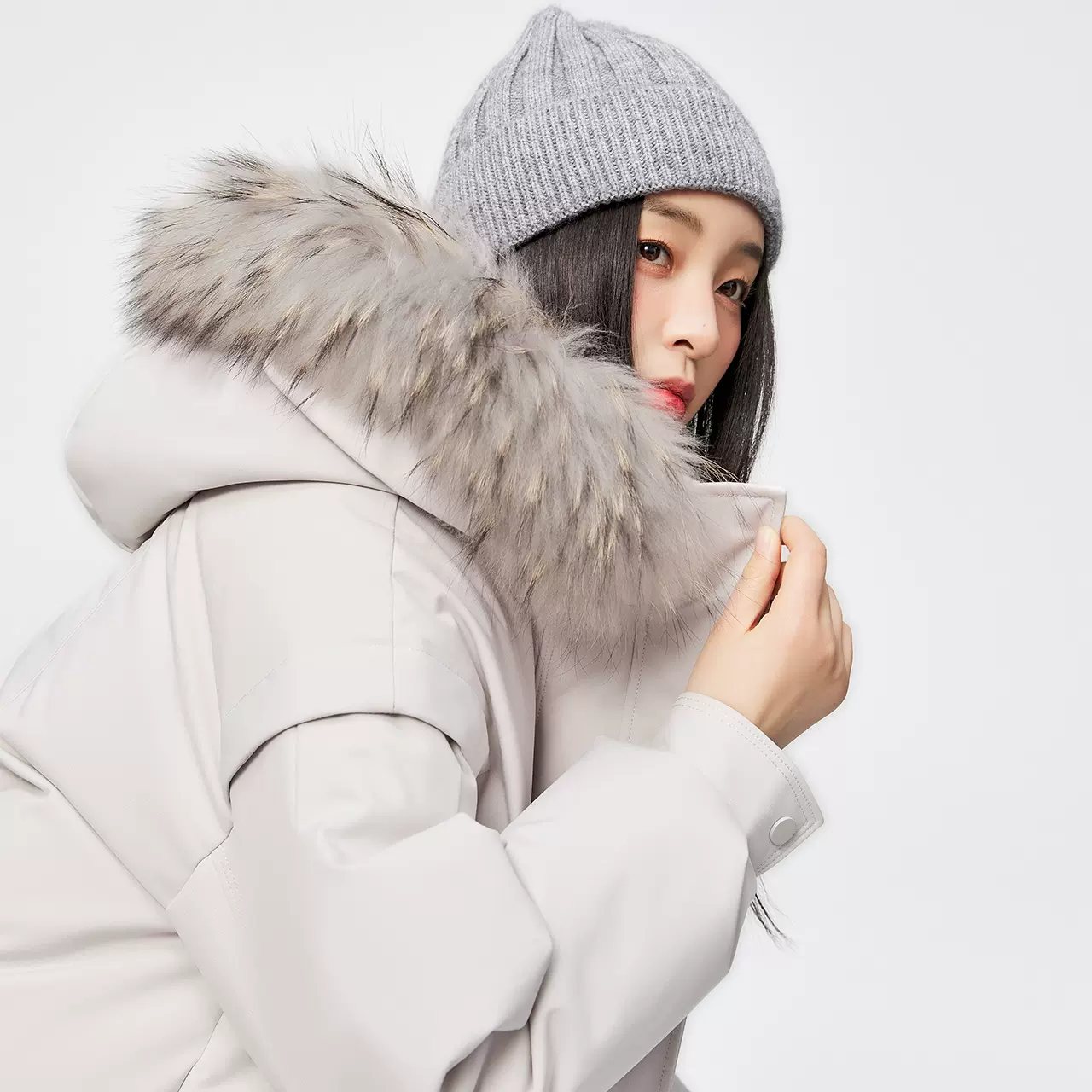 Snow Flying 雪中飞 2023新款 女士短款毛领羽绒服 4色 299元包邮（双重优惠） 值值值-买手聚集的地方