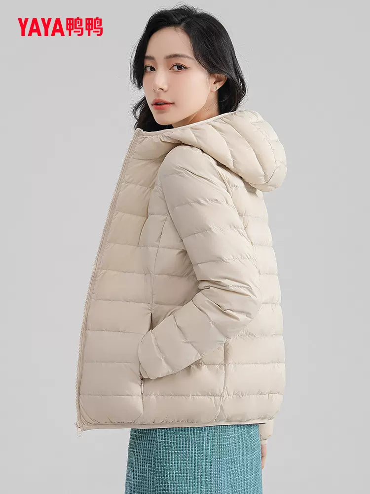 鸭鸭 2023秋冬新品 女士短款轻薄连帽羽绒服 多色 新低89元包邮（双重优惠） 值值值-买手聚集的地方