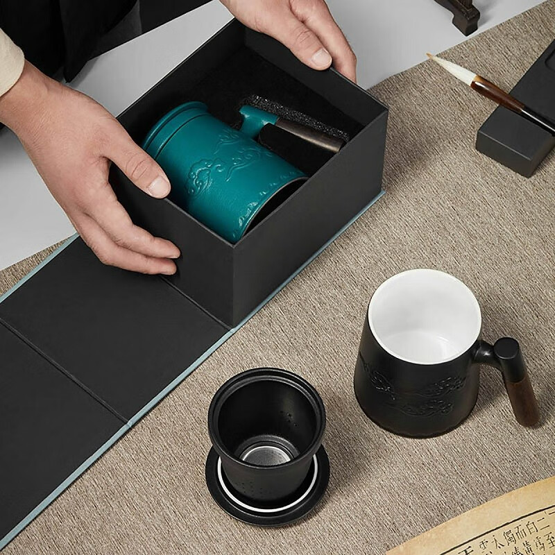共禾京品 云心茗意 带盖带茶漏陶瓷马克杯400mL 史低19.9元包邮（需领券） 值值值-买手聚集的地方