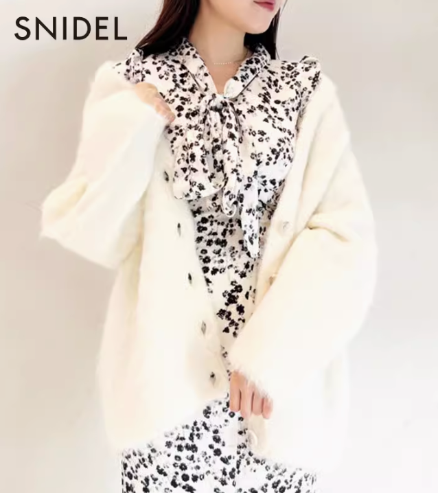 SNIDEL 2023秋冬新品 柔软纯色羊驼毛V领露背针织开衫 SWNT235124 614元（天猫1650元） 值值值-买手聚集的地方