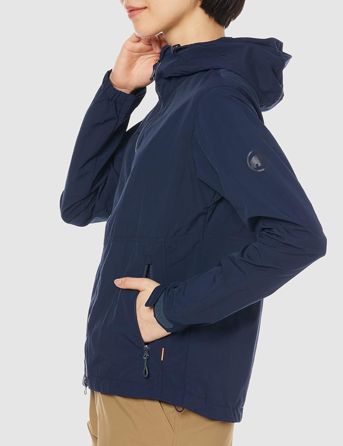 Mammut 猛犸象 Hiking 女士山系防风防泼水连帽休闲夹克 1012-00401 新低491.88元（天猫旗舰店1298元） 值值值-买手聚集的地方