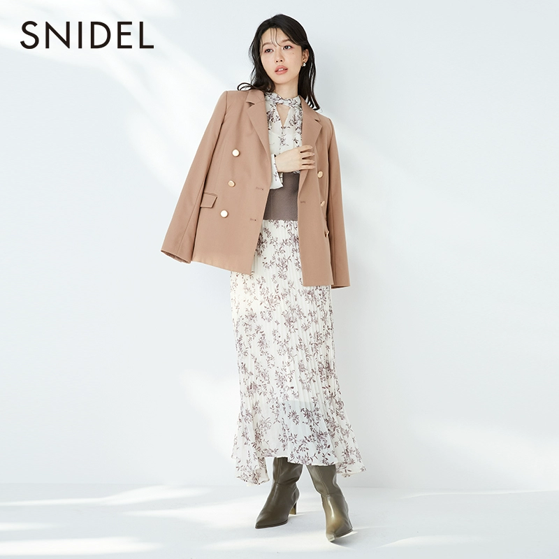 SNIDEL 2023冬新品女士含羊毛纯色翻领双排扣西装外套SWFJ234004 384元（天猫旗舰店1014元） 值值值-买手聚集的地方