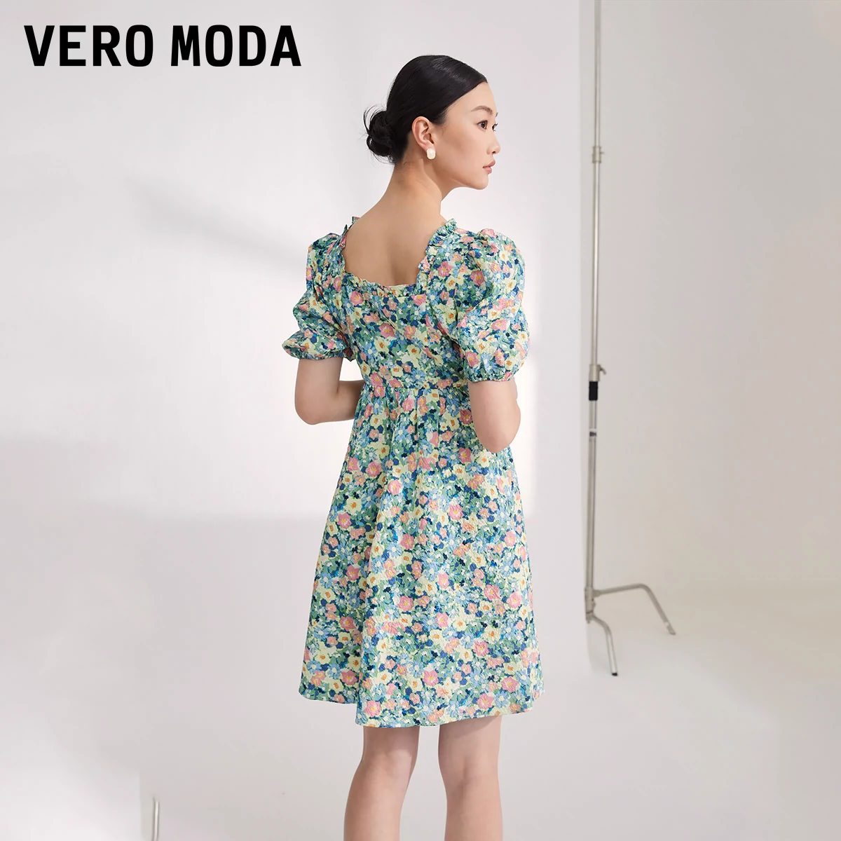 Vero Moda 夏季油画风碎花方领泡泡袖连衣裙 2色 135元包邮 值值值-买手聚集的地方