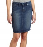李维斯 Levi's 纯棉弹力时尚短裙，美国Amazon折后最低 $27.98，海淘到手约￥224
