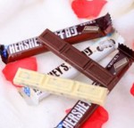 好时 HERSHEY’S 牛奶巧克力（家庭纷享装240g） 京东商城价格43.9包邮（赠原品一件，<font color=#ff6600>折合21.95元/件</font>） 