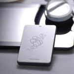 东芝 TOSHIBA HDTC605HR3AA 500G移动硬盘 USB3.0 国美在线价格279包邮（原价299，下单减20）