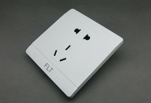 五孔插座