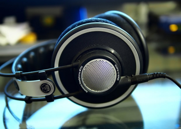 爱科技K702 HIFI头戴式耳机