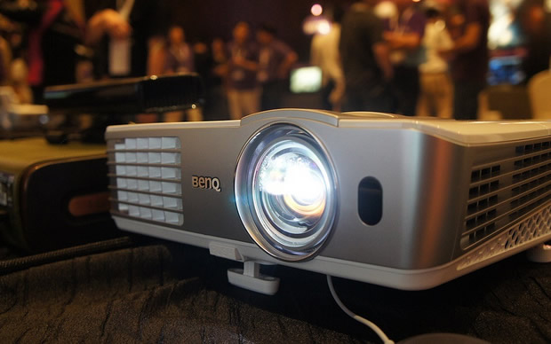 BenQ W1080ST投影仪