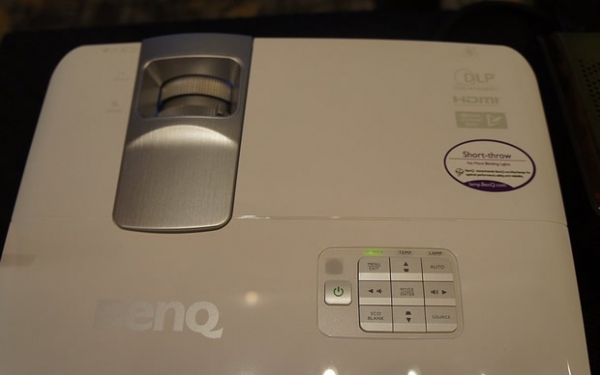 BenQ W1080ST投影仪