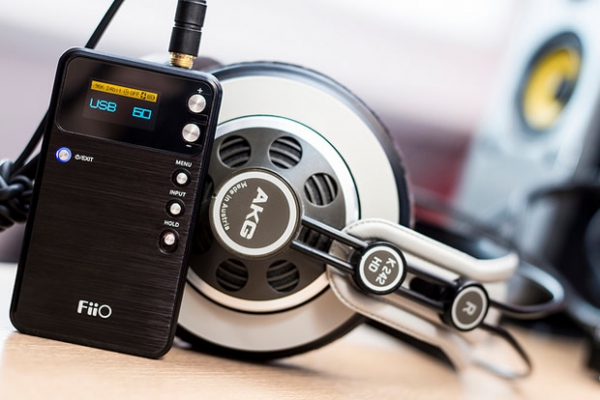 AKG K242HD耳机