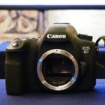 佳能 EOS 6D 单反机身 易迅网上海仓价格10488，赠摄影包！