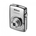 尼康 Coolpix S01 数码相机  一号店价格449包邮，赠气吹和8G SD卡！