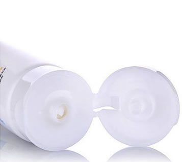 曼秀雷敦 肌研白润洁面乳