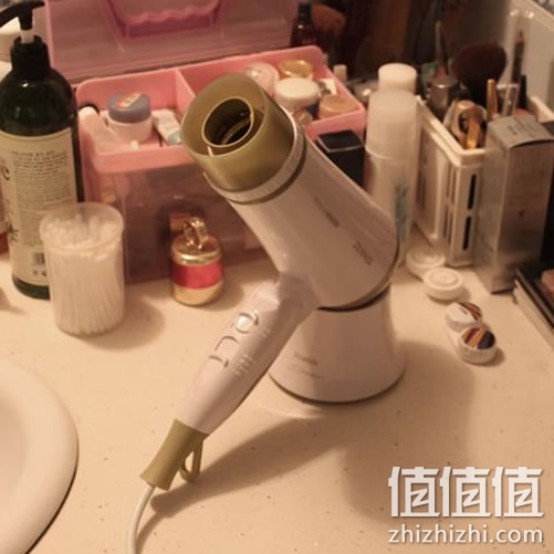 雷瓦电吹风