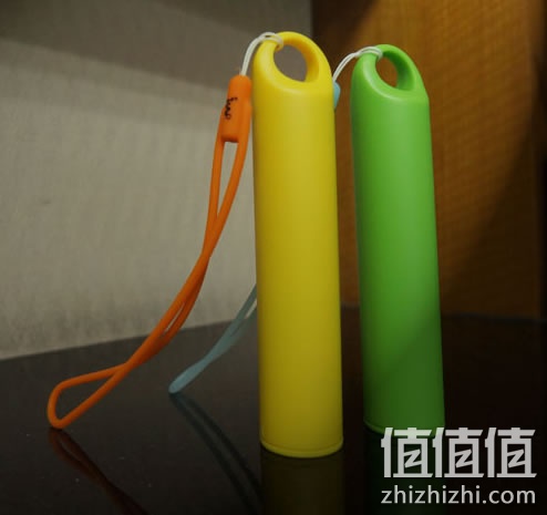艾沃P12移动电源/充电宝 