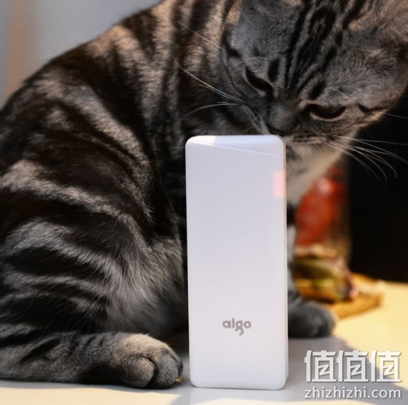 Aigo k8充电宝