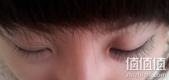假眼睫毛