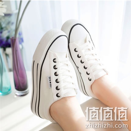 奔步白色帆布鞋