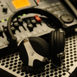 AKG K81DJ 头戴式DJ监听耳机 易迅网价格