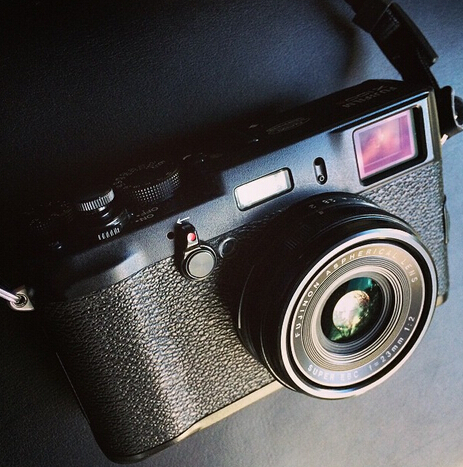 4899元 包邮  FUJIFILM 富士 X100S 旁轴数码相机(黑色) 赠送32G卡 亚马逊z秒杀