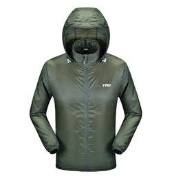 160元  THE FIRST OUTDOOR 美国第一户外 6311307 男式 防紫外线超薄透气户外防晒衣 140元 （160-20 ）