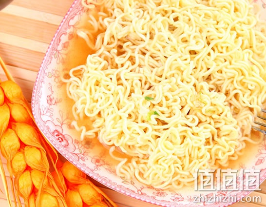 日清精炖牛肉口味方便面