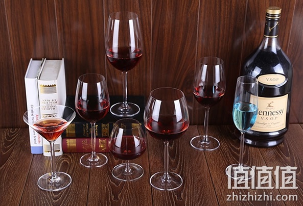 高脚杯