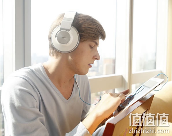 AKG K551耳机