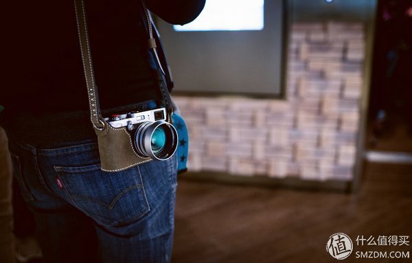 FUJIFILM 富士 X100S 旁轴数码相机 银色4999元 包邮 ，赠32G卡