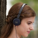 AKG K420 头戴可折叠耳机
