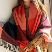 欧诗萌女士加长格子围巾围脖，美观好看