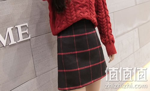 女士毛呢格子短裙