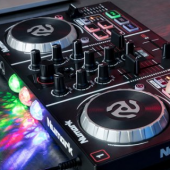 Numark 怒马 Party Mix 数码DJ控制器打碟机 带三个LED炫彩灯