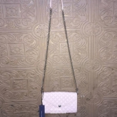 Rebecca Minkoff 女士真皮菱格手拿斜挎包 2.3折$59.95 到手￥480